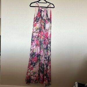 Maggy London Watercolor maxi dress with tie details and tie belt. Lined to knee